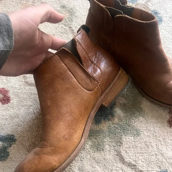 KORK-EASE Velma Brown Leather Burnished Pull on Chelsea Fall Boot Booties Size 8 - Picture 2 of 3